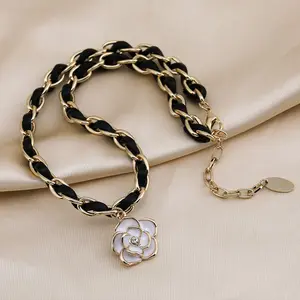 Wholesale Hip Hop Accessories White Camellia Leather Rope Wrapped Titanium Steel Short Necklace