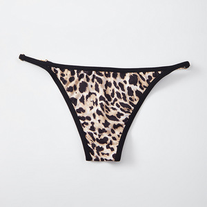 Perizoma a vita bassa con stampa leopardata in nylon ricamato traspirante, a spalline sottili, bestseller transfrontaliero europeo-americano da donna - Product Image 2