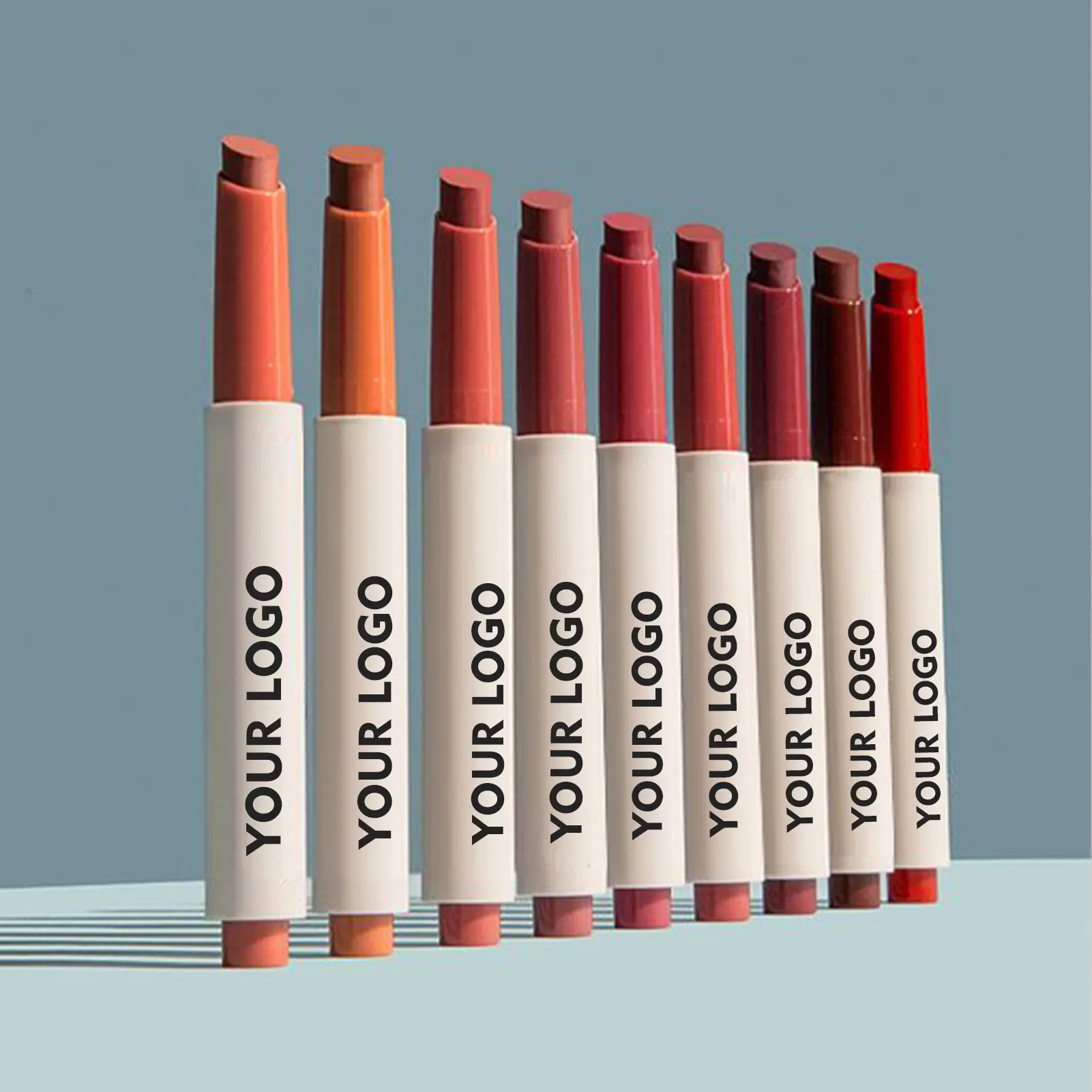 Ruj kalem ambalaj özel, özel Logo yüksek kalite ruj 24 renkler zulüm ücretsiz olmayan yapışkan çıplak mat uzun ömürlü
