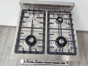 Cuisinière à <span class=keywords><strong>Gaz</strong></span> Autonome à <span class=keywords><strong>4</strong></span> Brûleurs avec <span class=keywords><strong>Four</strong></span> Électrique <span class=keywords><strong>et</strong></span> Gril pour Maison, Extérieur <span class=keywords><strong>et</strong></span> Camping-car - Product Image 4