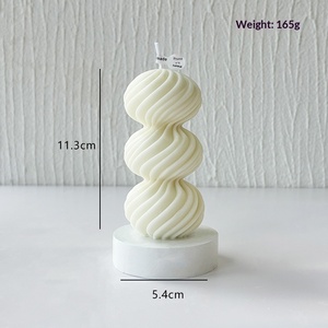Bougie sculptée torsadée 3D élégante, ornement de table moderne en cire pour la décoration de fête - Product Image 6