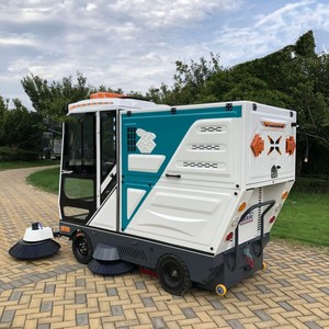 Máquina barredora de cuatro ruedas automática para exteriores, industrial, para limpieza de calles - Product Image 4