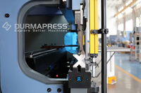 Presse plieuse hydraulique CNC DP-SERVO- 135T 3200mm pour tôles métalliques avec système de commande CT12, machine certifiée CE