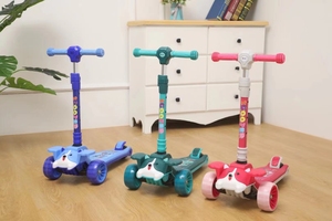 Scooter pliable personnalisé à 3 roues pour enfants avec roue clignotante élargie jouet d'extérieur en plastique équipement bon marché pour bébé fabriqué en Chine - Product Image 5