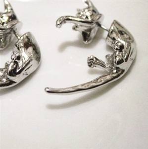 Pendiente de gato pequeño de leopardo de cola larga fluorescente 3D más vendido, cuarzo de acero inoxidable para puesto callejero, estilo de lote mixto E001 - Product Image 3