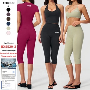 Set Sportivo da <span class=keywords><strong>Donna</strong></span> Personalizzato di Alta Qualità: Top con Collo all'Americana, <span class=keywords><strong>T</strong></span>-<span class=keywords><strong>shirt</strong></span> da Palestra, Leggings Capri per Allenamento, Pilates e Yoga - Product Image 1