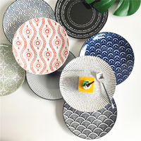 Assiette en céramique de Porcelaine avec des Pois Noirs Design Fabriqué en Chine