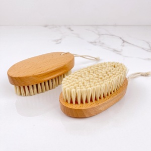 Brosse <span class=keywords><strong>à</strong></span> barbe ovale haut de gamme de qualité supérieure, manche en <span class=keywords><strong>bois</strong></span> de hêtre, poils en nylon, brosse de toilettage pour homme, logo personnalisé disponible - Product Image 6