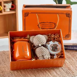 Ensemble cadeau personnalisé pour entreprise, tasse à café en céramique isolée avec couvercle et cuillère, kit promotionnel de vacances bon marché personnalisé - Product Image 4