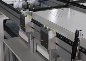 OEM Industrial Assembly Line Conveyor Adjustable Speed (Up 20m/min) Rubber Belt Multi-Voltage (110V-415V) Customizable - Product Image 1