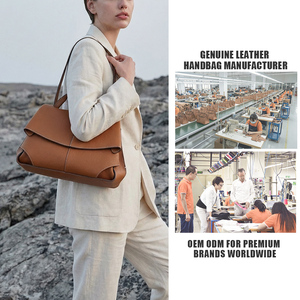 Borsa a Mano di Lusso in Vera Pelle, Minimalista con Tracolla, in Pelle Bovina Naturale, Tendenza Moderna per Donne - Product Image 1