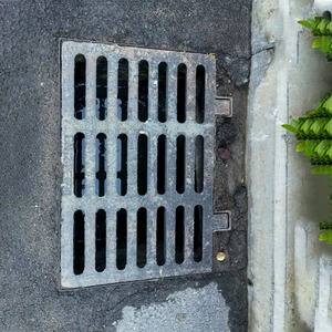 Grilles de gouttière en <span class=keywords><strong>fonte</strong></span> de haute qualité, conformes aux normes EN 124, 450x750 <span class=keywords><strong>D400</strong></span> - Product Image 3