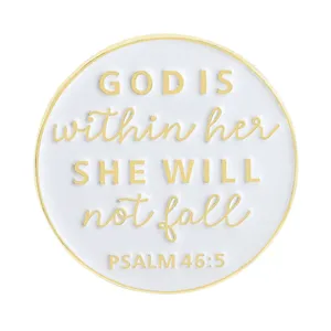 Broches en émail personnalisées avec verset biblique : « Dieu est en elle, elle ne se fera pas démonter », badges de revers pour vêtements, bijoux, cadeau pour amis - Product Image 1