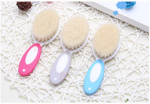 Cepillo para el Cabello de Bebé con Cerdas Suaves de Pelo de Cabra - Ideal para la Caspa del Recién Nacido - Para Recién Nacidos y Niños Pequeños - Product Image 5