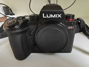 Cámara digital de gama alta Lumix S5 Mark II <span class=keywords><strong>Full</strong></span>-Frame 24.2MP utilizada con precio barato y compatibilidad con tarjeta SD - Product Image 3