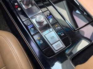 รถยนต์มือสองปี 2020 สีดำ ยี่ห้อเกาหลี รุ่น K7 Premier Auto ประเภทรถซีดานอื่นๆ สีน้ำตาล เบาะหนัง Nappa ฝากระโปรงท้ายไฟฟ้า เบาะนั่งอุ่นได้ ระบบเสียง Bose พวงมาลัยซ้าย - Product Image 3