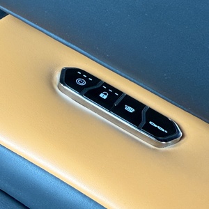 Cama de Viaje Plegable para Auto de Cuero y Plástico de Alta Calidad, con Asiento Trasero Plegable, Venta Directa de Fábrica - Product Image 4