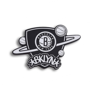 Aimant de réfrigérateur souvenir en acrylique personnalisé noir avec impression sérigraphique pour équipe de football - Product Image 1