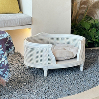 Lit pour chien et chat de petite taille, style célébrité internet, en rotin/osier écologique, canapé-lit, design solide, rétro, classique, avec coussin surélevé, type grotte en carton