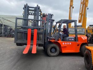 Chariot élévateur d'occasion HELI 7 tonnes, modèle CPCD70, 2021-2022, efficace et puissant, avec option moteur d'origine - Product Image 6