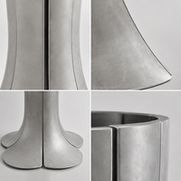 Colonne décorative haute en aluminium sur mesure, base à pétales évasés, finition brossée sablée, joint vertical pour l'aménagement d'atriums d'hôtels