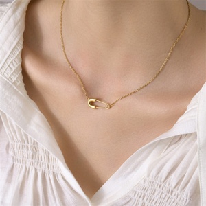 Collar de Moda con Dije de Imperdible de Acero Inoxidable Chapado en Oro de 18k para Mujer, Cadena de Eslabones Casual Deportiva, Regalo para Aniversario o Fiesta - Product Image 3