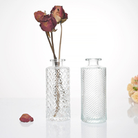Vente Flash : Bouteille diffuseur en verre texturé losanges en relief, mini vase décoratif pour parfum d'ambiance et décoration intérieure