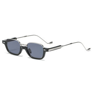 Nouvelles Lunettes de Soleil Tendance Protection UV400 Monture en Alliage Rose Verres PC et Acrylique Charnière à Ressort Métallique Style Ovale - Product Image 1