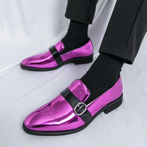Mocassini da Uomo di Lusso in Pelle Verniciata Metallizzata Magenta Lucida con Cinturino a Fibbia <span class=keywords><strong>per</strong></span> Matrimoni, Feste e Balli di Gala - Product Image 2