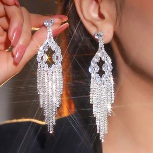 Pendientes Largos de Zirconia con Diseño Geométrico de Mariposa y Diamantes Exagerados, Estilo Europeo Americano, Nuevo Lanzamiento, para Mujer, Aniversario - Product Image 1