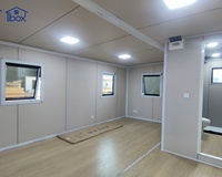 Maisons conteneurs portables extensibles avec revêtement blanc, maison préfabriquée pliable avec grandes fenêtres avant, finition intérieure au sol en SPC