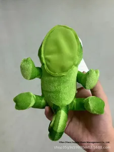 Peluche amusante Pascal, caméléon assis, type lézard ou ours, avec base magnétique et finition lavée - Product Image 4