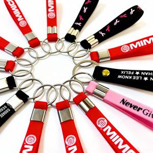 Porte-clés en PVC souple 2D personnalisé avec logo, design personnalisé, cadeau d'affaires imperméable et tendance - Product Image 4