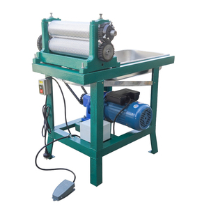 Nouvelle condition <span class=keywords><strong>automatique</strong></span> cire d'abeille feuille de fondation faisant estampage rouleaux Machine pour l'apiculture - Product Image 3