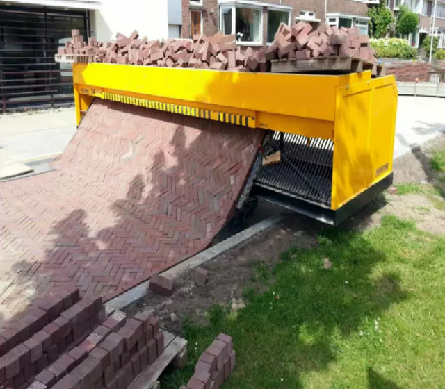 Sidewalk Brick Paving Machine, Ground Construction Brick Laying Machine, Multi-functional Road Paving Machine