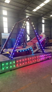 Mini-navire <span class=keywords><strong>pirate</strong></span> électrique personnalisé pour parc d'attractions, 8 à 12 places, pour l'extérieur - Product Image 3