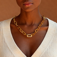 YF5144 Bijoux de mode plaqué or 18 carats en acier inoxydable, ensemble collier, bracelet et boucles d'oreilles avec chaîne épaisse à fermoir et breloque en zircon cubique