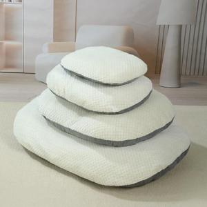 Cama para Perros y Gatos, Diseño de Caseta, para Todas las Estaciones, Felpa Larga, Cálida y Acogedora, Cojín para Mascotas, para Cachorros y Perros Grandes - Product Image 2