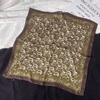 Écharpe en soie de style rétro, carrée de 70 cm, élégante pour femmes, bandana en soie, accessoire de mode pour la tête et le cou