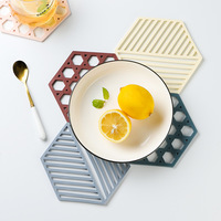 Ensemble de tapis de table et de sous-verres en silicone de style nordique, résistant à la chaleur, épaissi, design simple