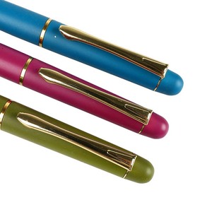 Bolígrafo Deportivo O&Q, Tinta Azul/Negra, 0.7 mm, Logotipo Personalizado, Uso Comercial, Oficina y Escolar, Diseño Simple, Plástico, 14.4 cm - Product Image 4