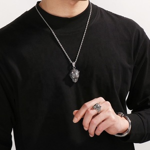 Ensemble de 4 bagues créatives en acier titane pour homme, motif tête de tigre personnalisée - Product Image 6