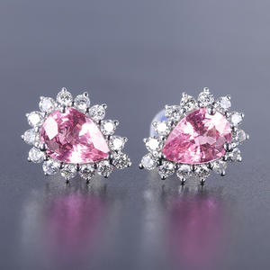 Orecchini a perno con cristalli rosa taglio a pera, design floreale, montatura a griffe, romantici, da donna, in lega, gioielli alla moda, orecchini da festa - Product Image 3