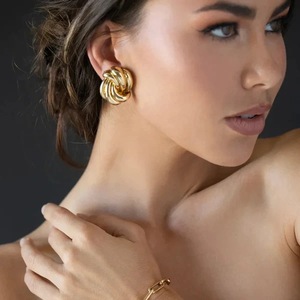 Pendientes de acero de titanio con forma de corazón, diseño geométrico chapado en oro de 18k para mujer, regalo, joyería, accesorio de moda - Product Image 2