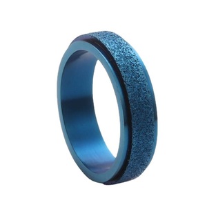Anillo redondo esmerilado de acero de titanio para hombre, estilo retro punk, joyería de regalo - Product Image 3