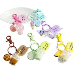 Porte-clés mignon en forme de tasse de thé au lait aux perles de fruits, en PVC 3D, pendentif de sac à dos tendance, étanche et durable - Product Image 1