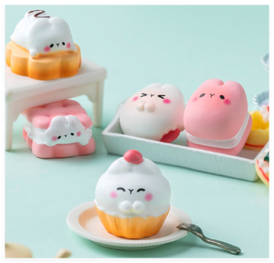 Juguetes de Comida de Resina 3D con Forma de Conejo, Galletas Sandwich, Cupcakes, Macarons, Galletas de Mantequilla, Algodón de Azúcar, Fresas con Crema para Niños - Product Image 2