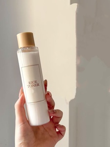 Le tonique de riz Imfrorm le plus vendu avec du riz et de l'acide hyaluronique, qui nourrit la peau et éclaircit le teint - Product Image 2