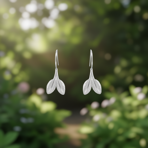 Boucles d'oreilles tibétaines en argent avec plumes pour femmes, bijoux classiques à la mode, en alliage, au design élégant - Product Image 2