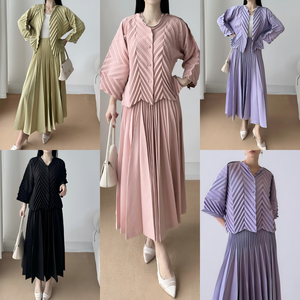 Ensemble de vêtements décontractés modestes en deux pièces, taille unique, haut <span class=keywords><strong>et</strong></span> jupe plissés pour femmes, grande taille, couleur unie, printemps-été, design tendance - Product Image 4